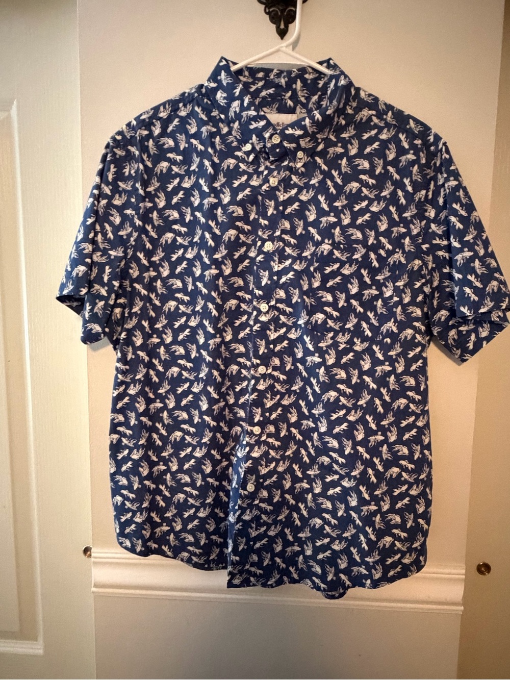 **NWOT Goodfellow & Co Navy Short-Sleeve Button-Down with White Fish Print